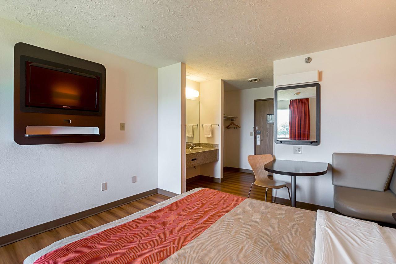 Motel 6 Omaha - IAT West Exterior foto